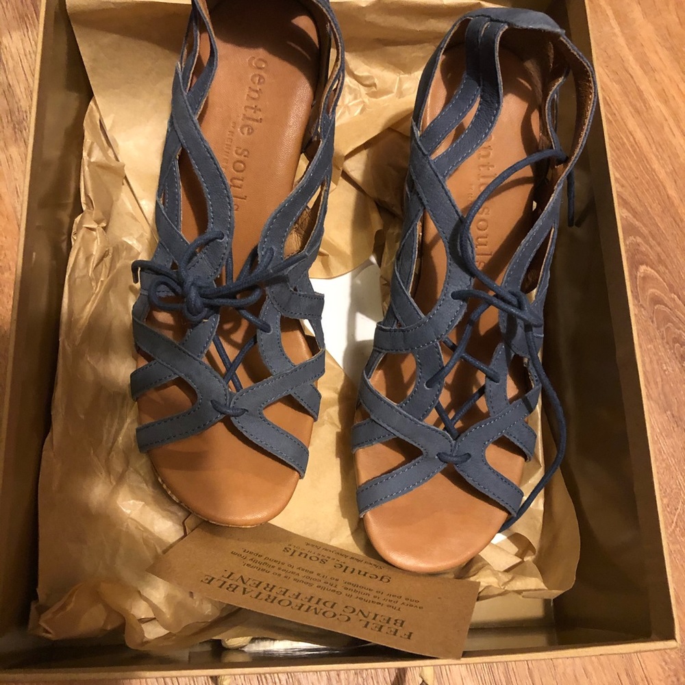 Gentle souls sandals with a lace